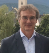 Portr&auml;t zeigt den Chairman ad interim von EPoSS, Dr. Wolfgang Dettmann